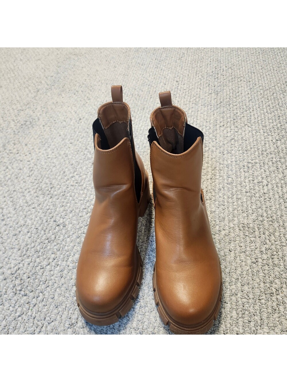 Madden Girl Tessa Brown Chelsea Boot Size 9.5M - Picture 2 of 11